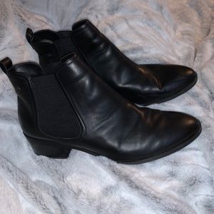 Abound ankle boot size 13